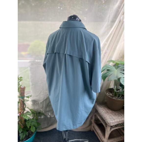 The North Face Lightweight Button Down Short Sleeved Shirt - Picture 2 of 4